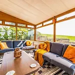New House Cottage 펜션